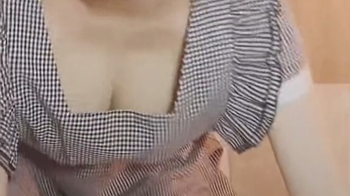 元日向坂46の岸帆夏のおっぱい